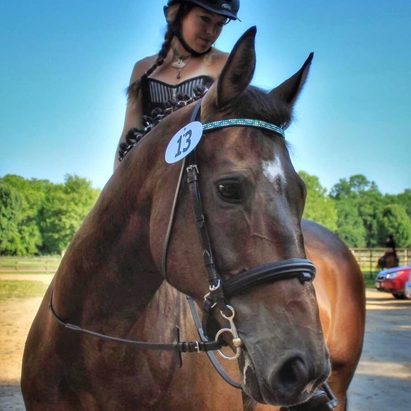 Meet your Posher, Kristen - Picture 3 of 4